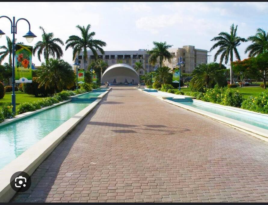 New Kingston Retreat Apartamento Exterior foto