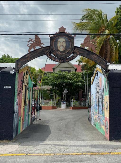 New Kingston Retreat Apartamento Exterior foto